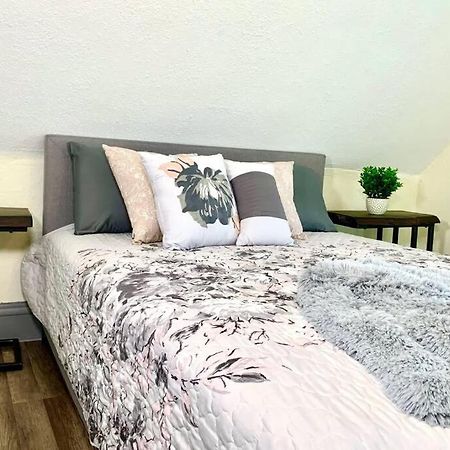 5Br Niagara Getaway Prime Location-Sleeps 10 Βίλα Καταρράκτες του Νιαγάρα Εξωτερικό φωτογραφία