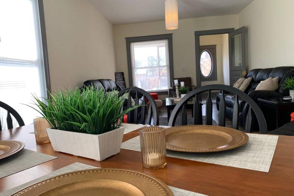 5Br Niagara Getaway Prime Location-Sleeps 10 Βίλα Καταρράκτες του Νιαγάρα Εξωτερικό φωτογραφία